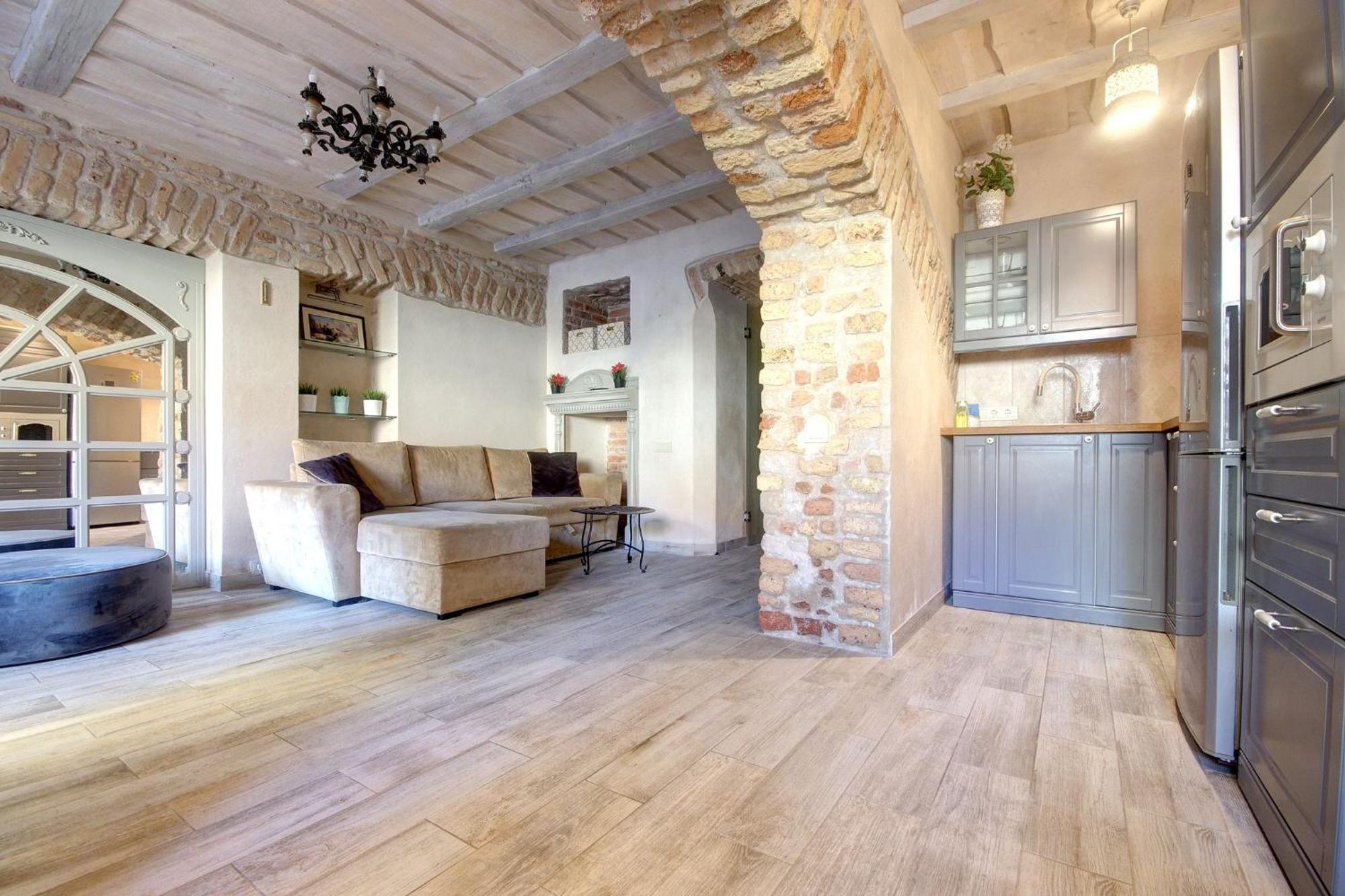 Historical Apartments X Free Parking Self Check In 24X7 By H&H VNO Esterno foto