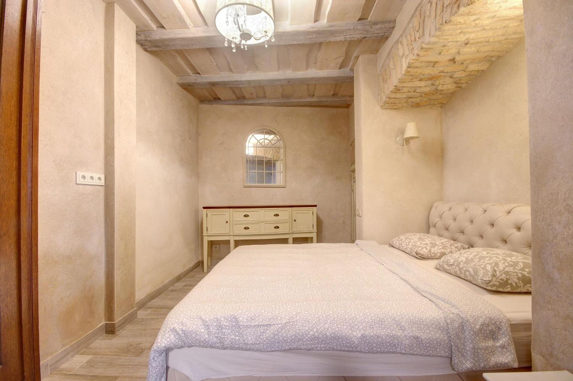Historical Apartments X Free Parking Self Check In 24X7 By H&H VNO Esterno foto