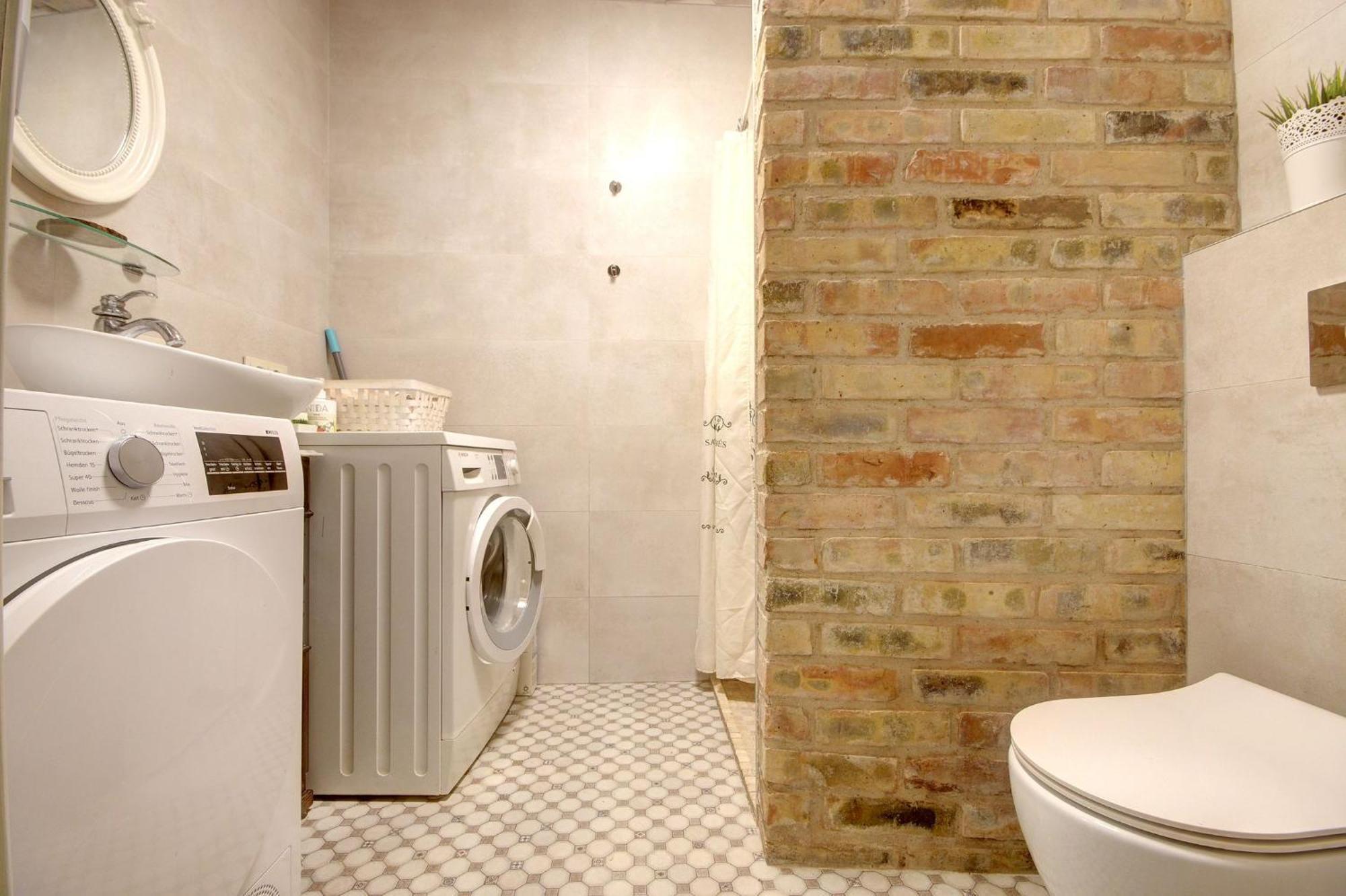 Historical Apartments X Free Parking Self Check In 24X7 By H&H VNO Esterno foto